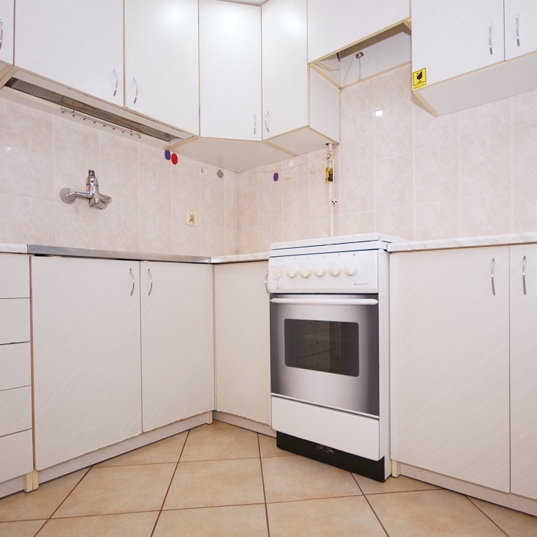 mieszkanie białystok osiedle piasta warszawska 3 pokoje pięto pierwsze balkon wielka płyta tanio do remontu nieruchomosci sprzedam mieszkanie kupię